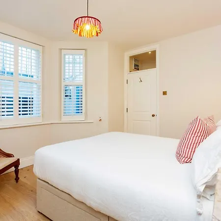 Veeve - Mellow Yellow By Holland Park